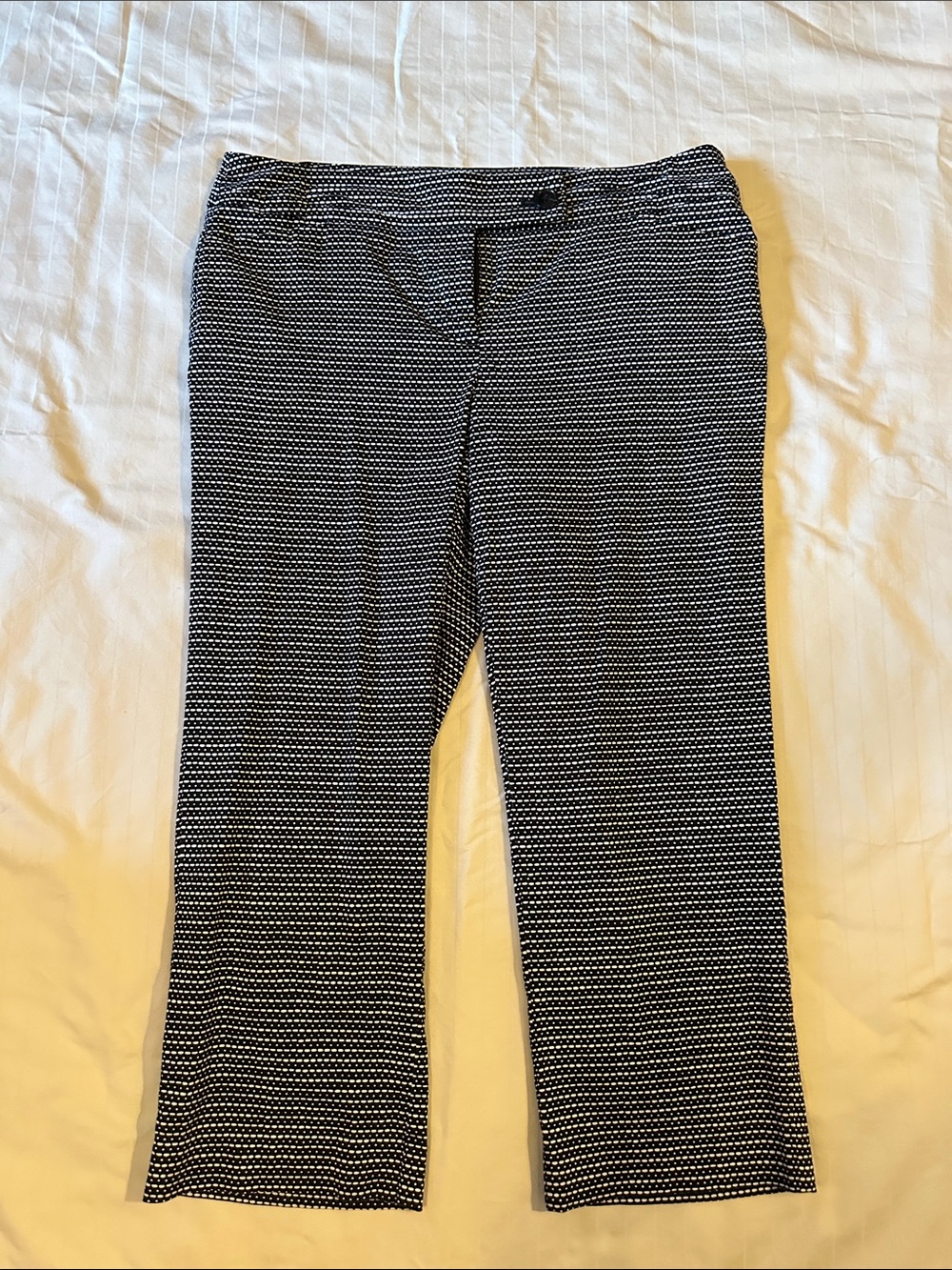 Ann Taylor Signature Black and White Patterned Ankle Pants